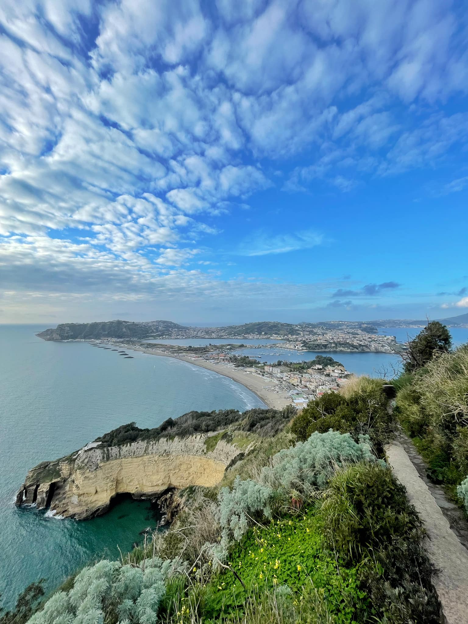 Vista panoramica dal sentiero di Capo Miseno.