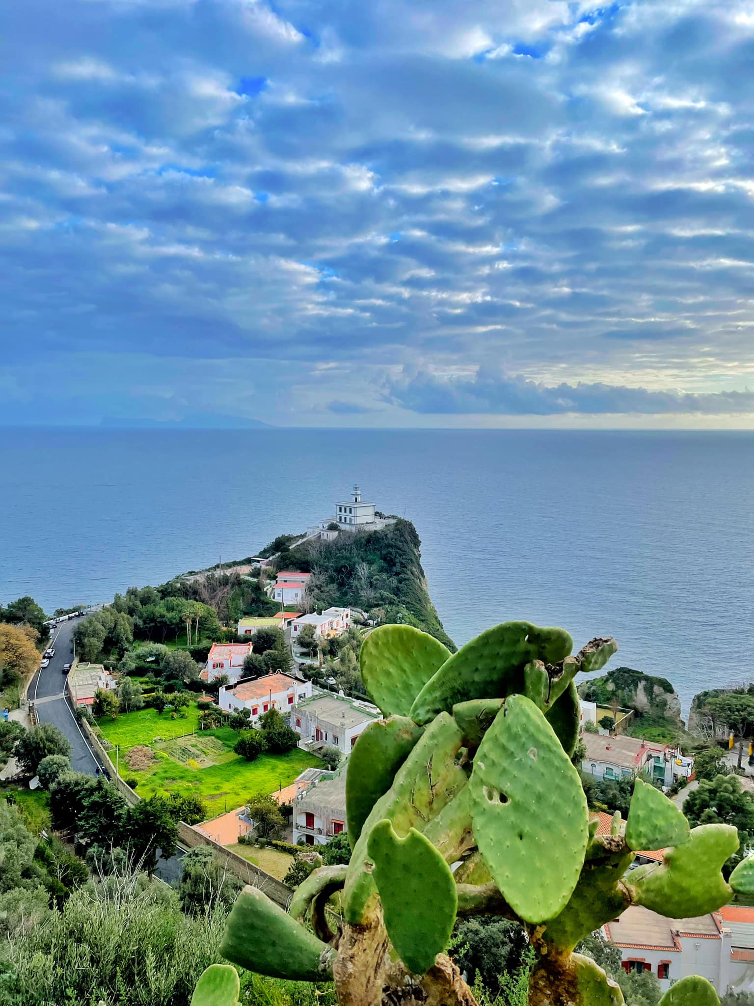 Il sentiero di Capo Miseno, trekking in Campania.