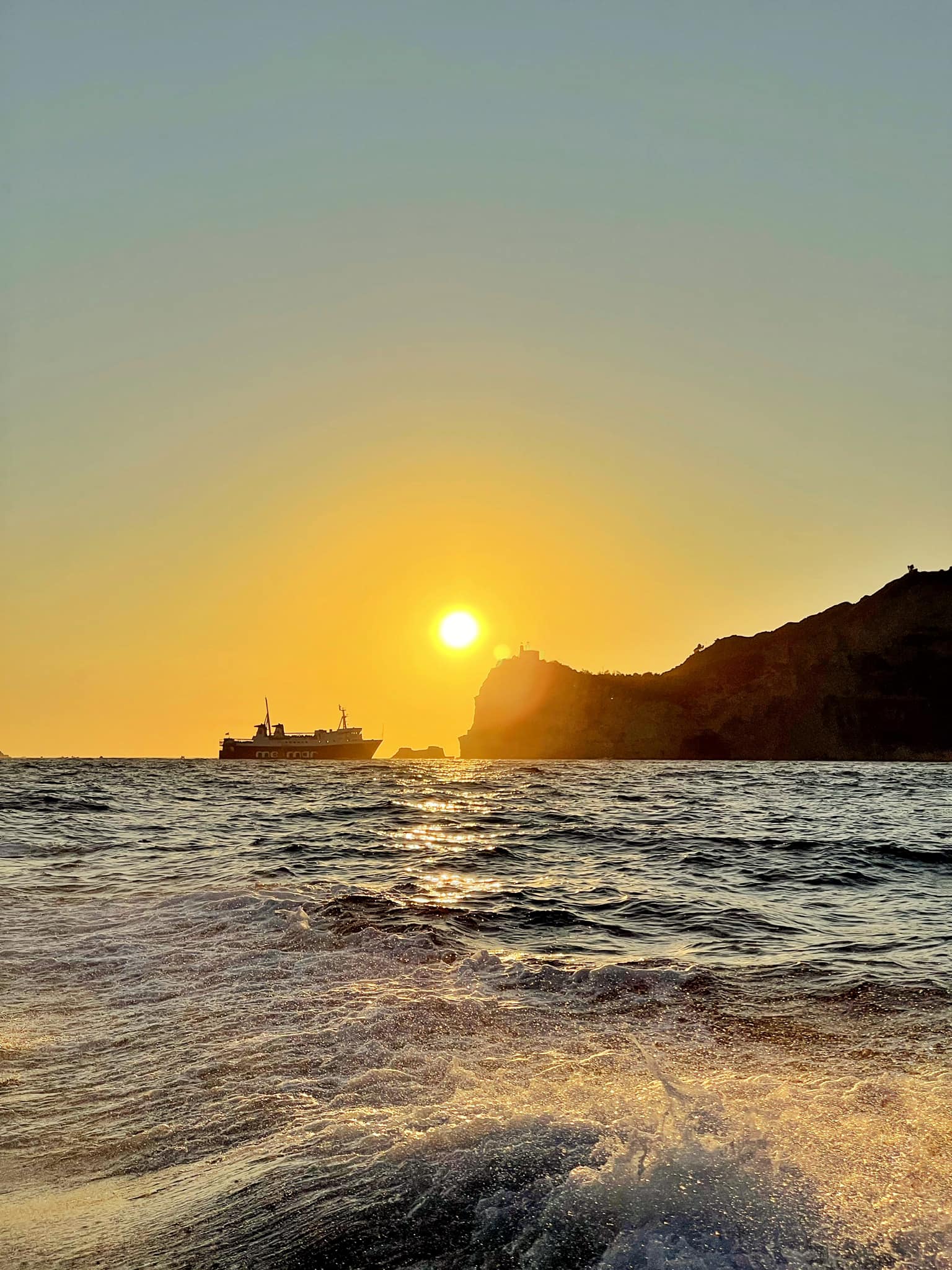 Capo Miseno visto dal mare.