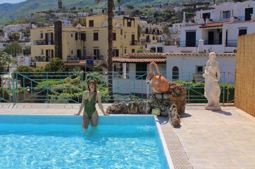 Weekend a Ischia: terme, giardini e tramonti